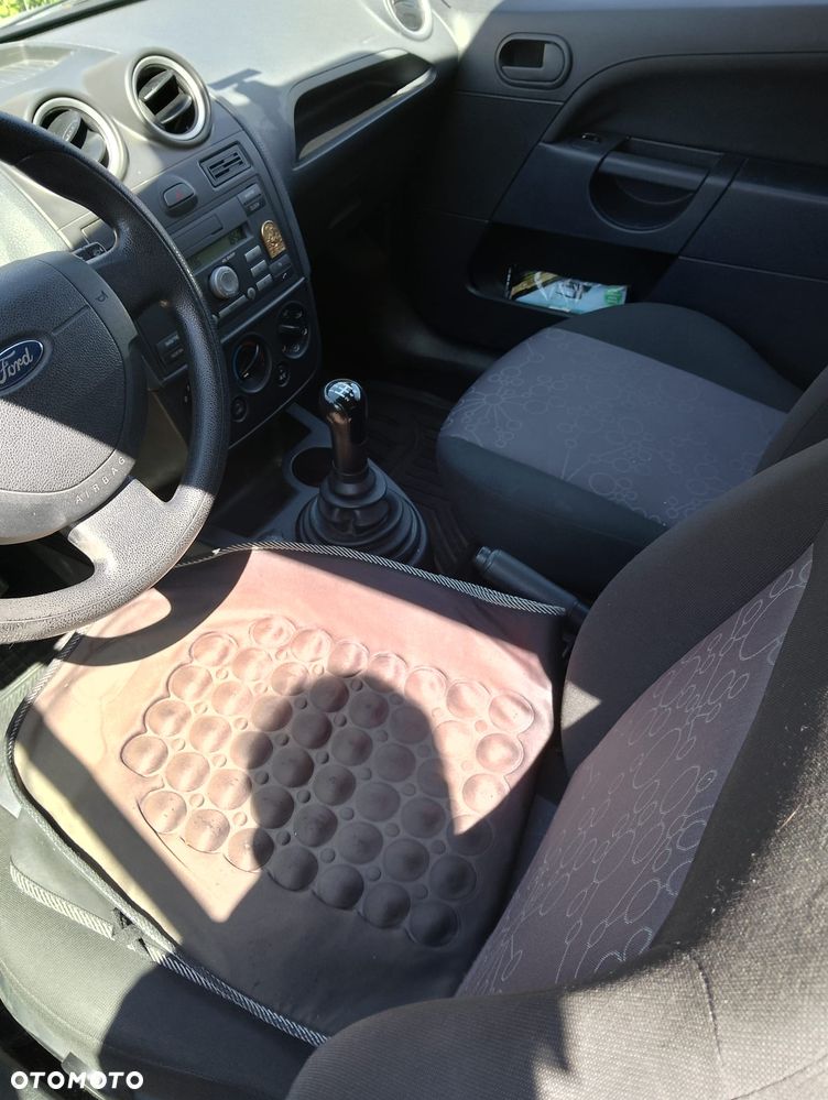 Ford Fiesta - 6