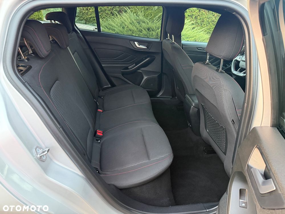 Ford Focus 1.5 EcoBlue Start-Stopp-System ST-LINE - 18