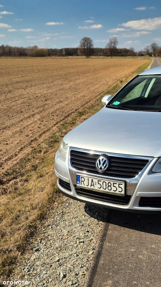 Volkswagen Passat 1.8 TSI Comfortline - 12