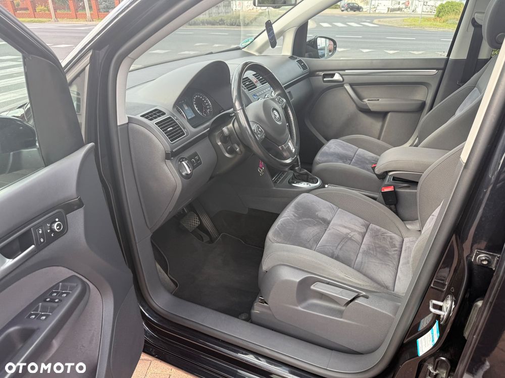 Volkswagen Touran 2.0 TDI DPF Highline DSG - 14