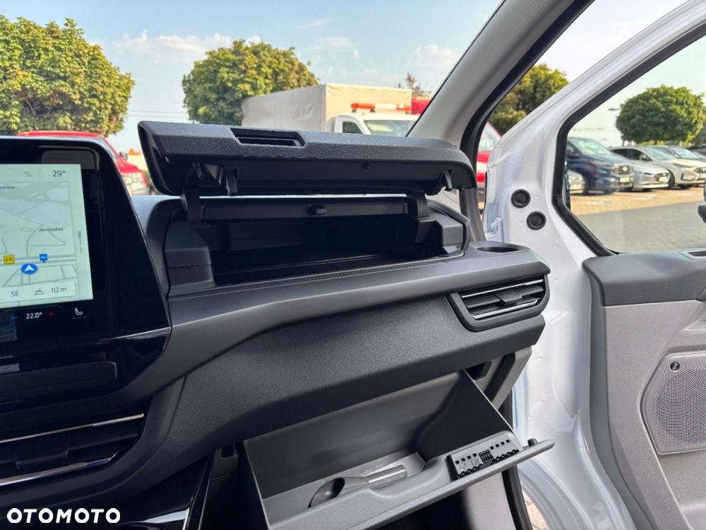 Ford Tourneo Custom - 21