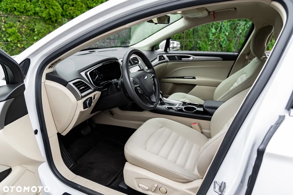 Ford Mondeo - 23