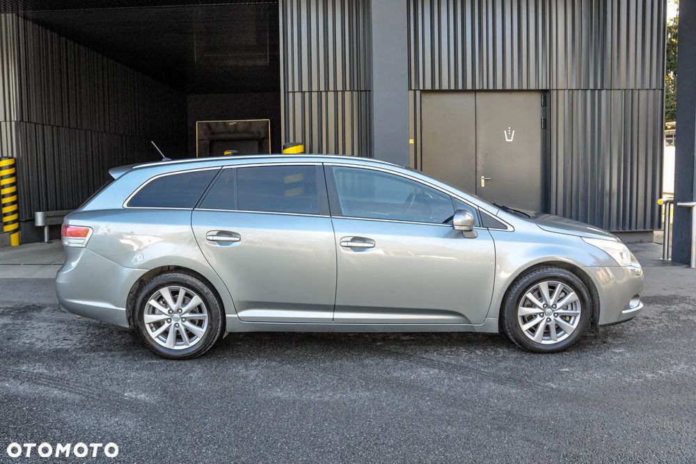 Toyota Avensis - 5