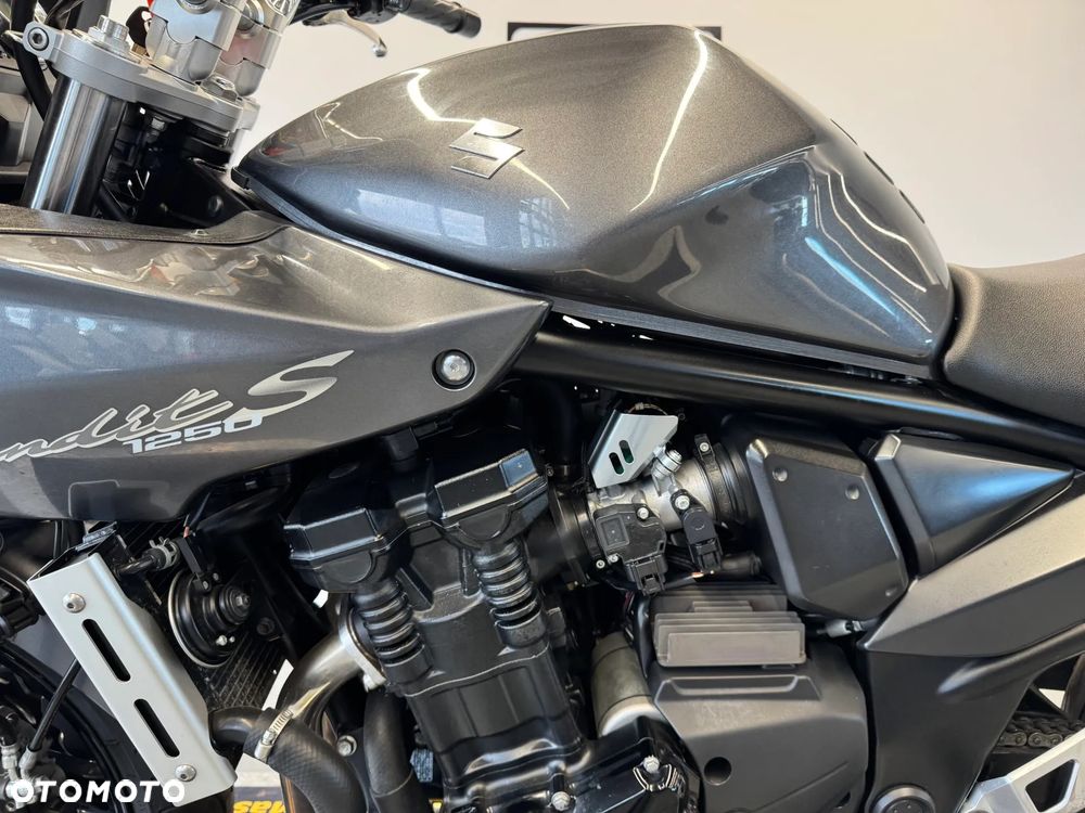 Suzuki Bandit - 22