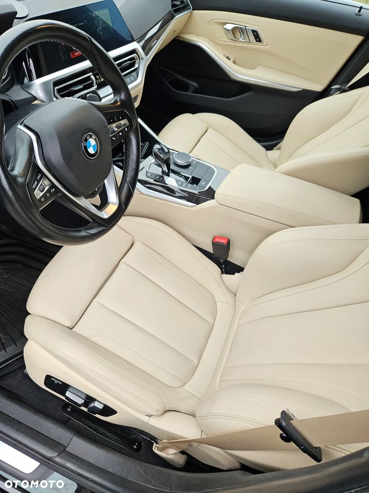 BMW Seria 3 330i Luxury Line sport - 10