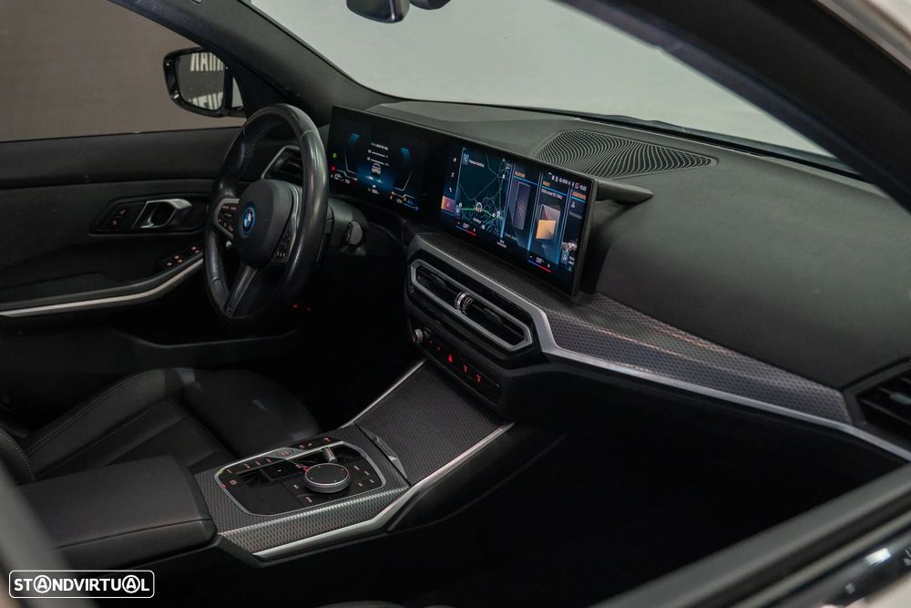 BMW 320 e Pack Desportivo M Auto - 22