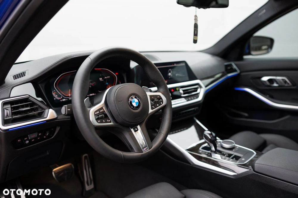 BMW Seria 3 330i xDrive M Sport - 18
