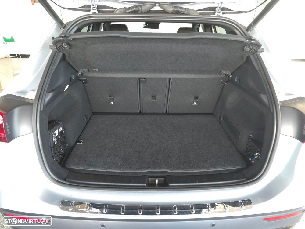 Mercedes-Benz GLA 180 d AMG Line - 24