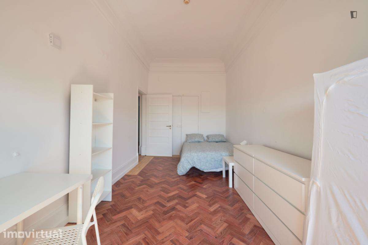Quarto - localizado em Marquês de Pombal Lisbon - Grande imagem: 4/12