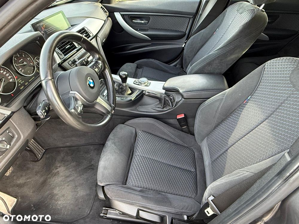 BMW Seria 3 320d M Sport EU6 - 29