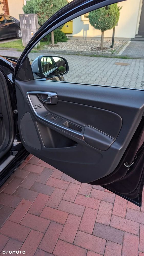 Volvo V60 D4 Drive-E R-Design Kinetic - 21