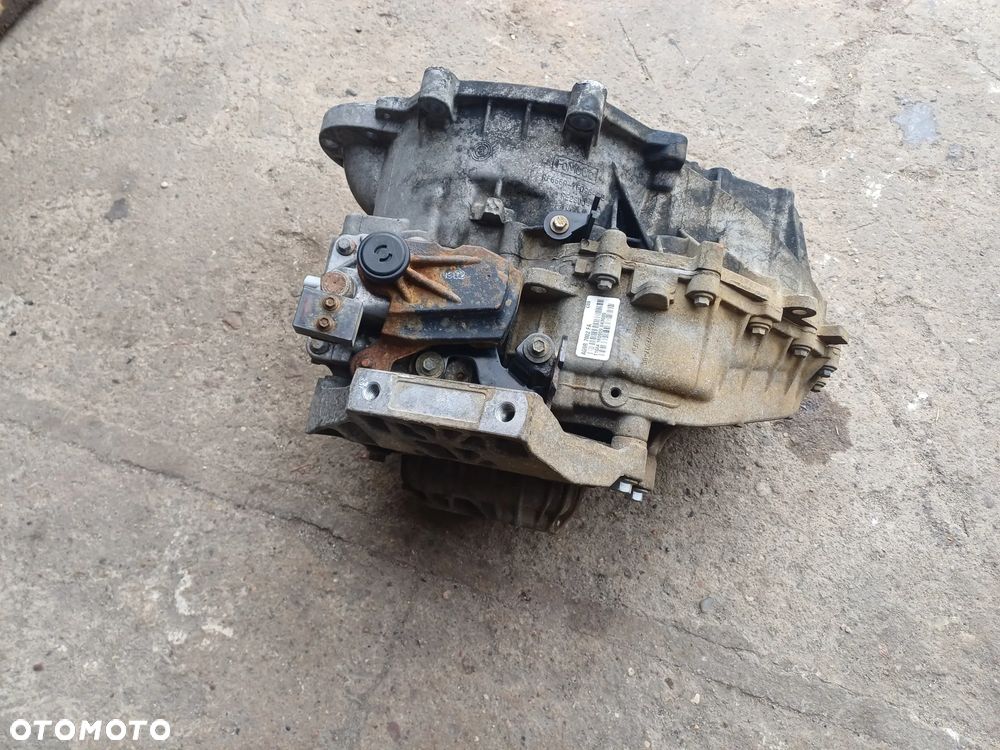 Skrzynia biegow land rover freelander II 2.2TD4 06-11R ag9r7002fa - 3