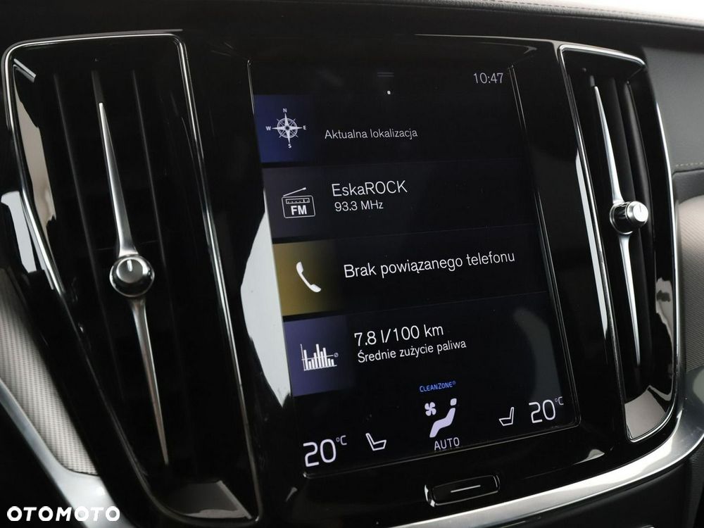 Volvo V60 T8 AWD Twin Engine Geartronic R-Design - 25