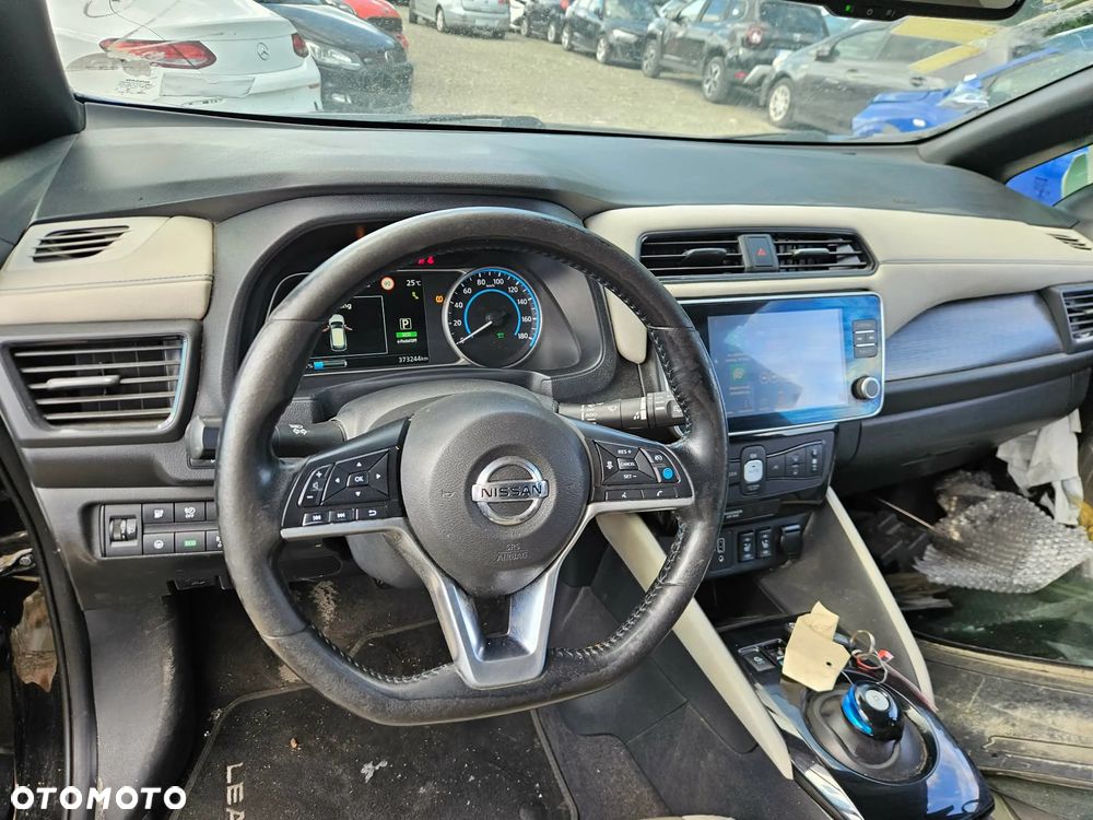 Nissan Leaf 62 kWh e+ Tekna - 6