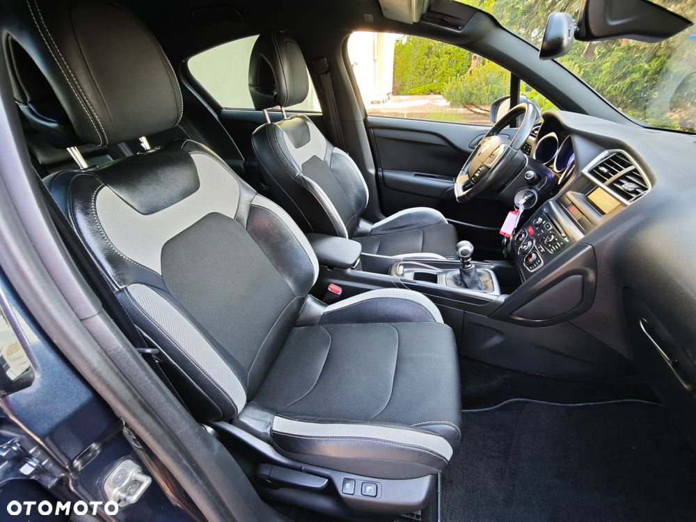 Citroën DS4 e-HDi 110 SoChic - 34
