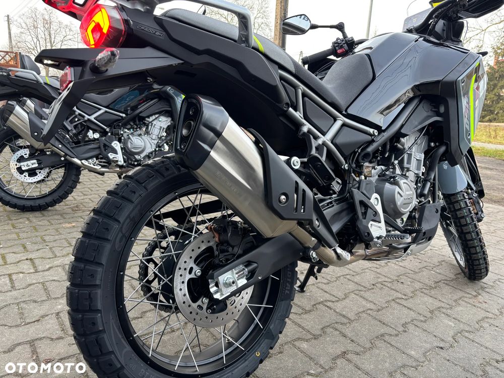 CFMoto MT - 9