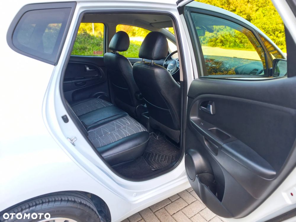 Kia Venga 1.6 Business Line - 12