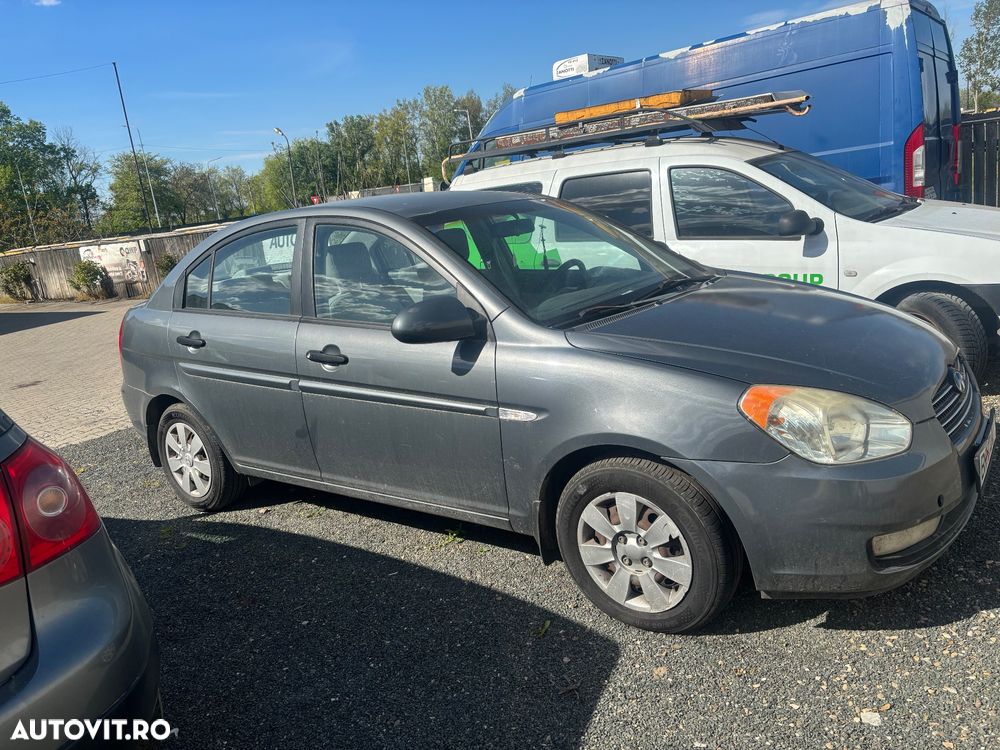 Hyundai Accent - 2