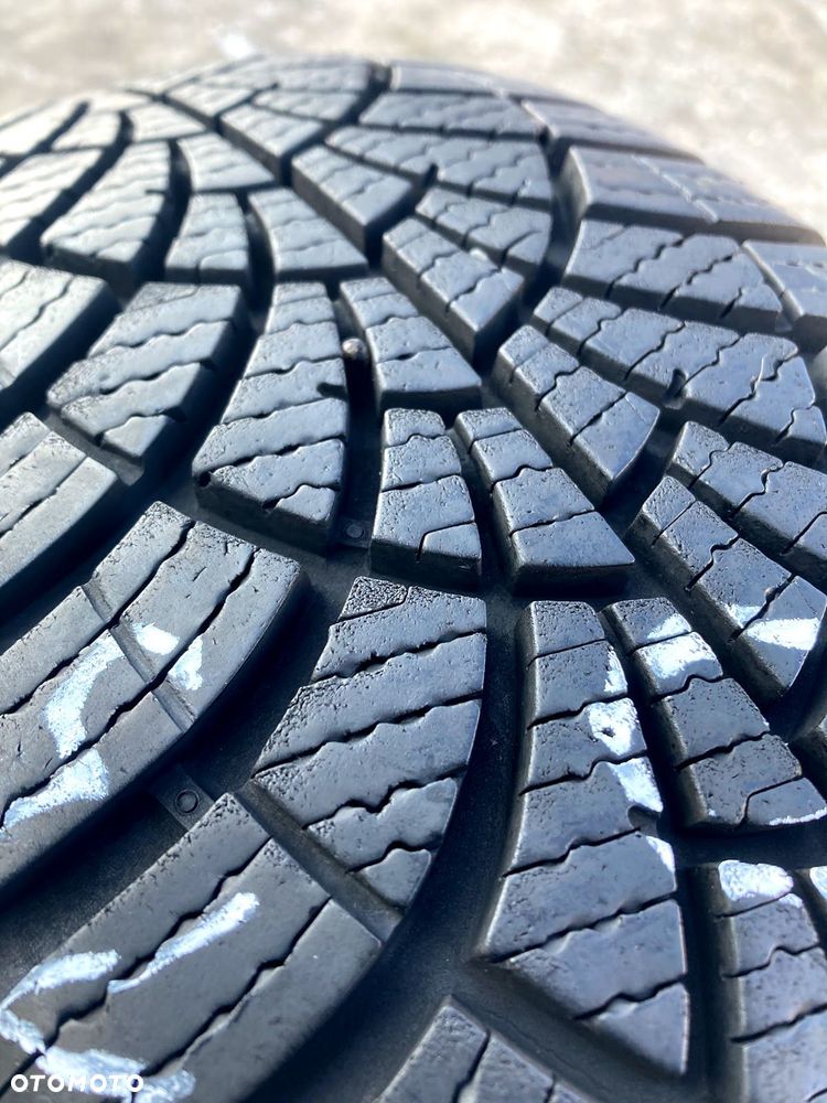 185/60/15 Goodyear Ultra Grip 9 84T - 2