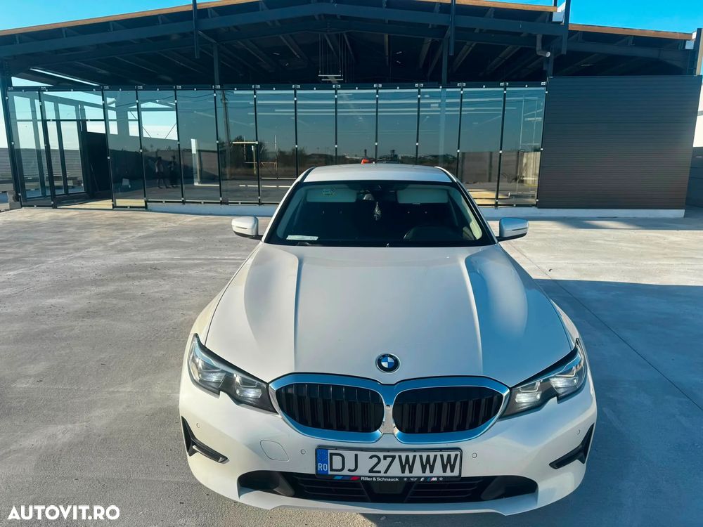 BMW Seria 3 320d xDrive AT - 12