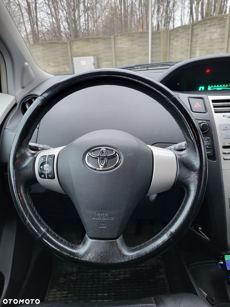 Toyota Yaris - 5