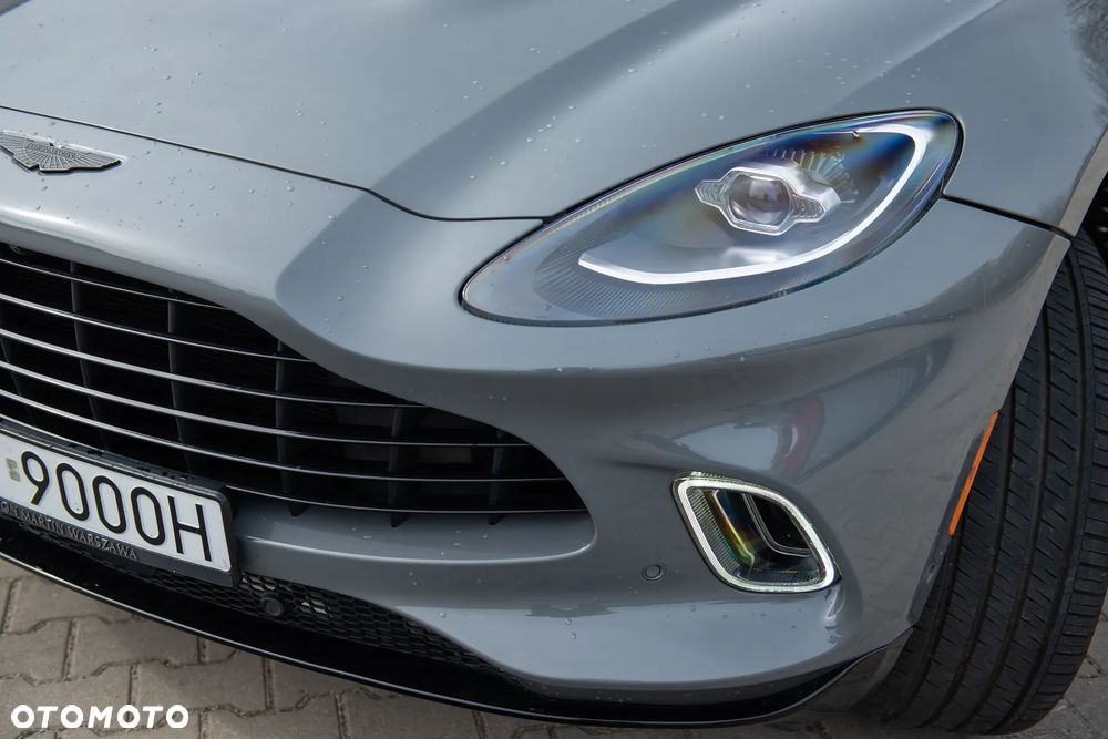 Aston Martin DBX - 5