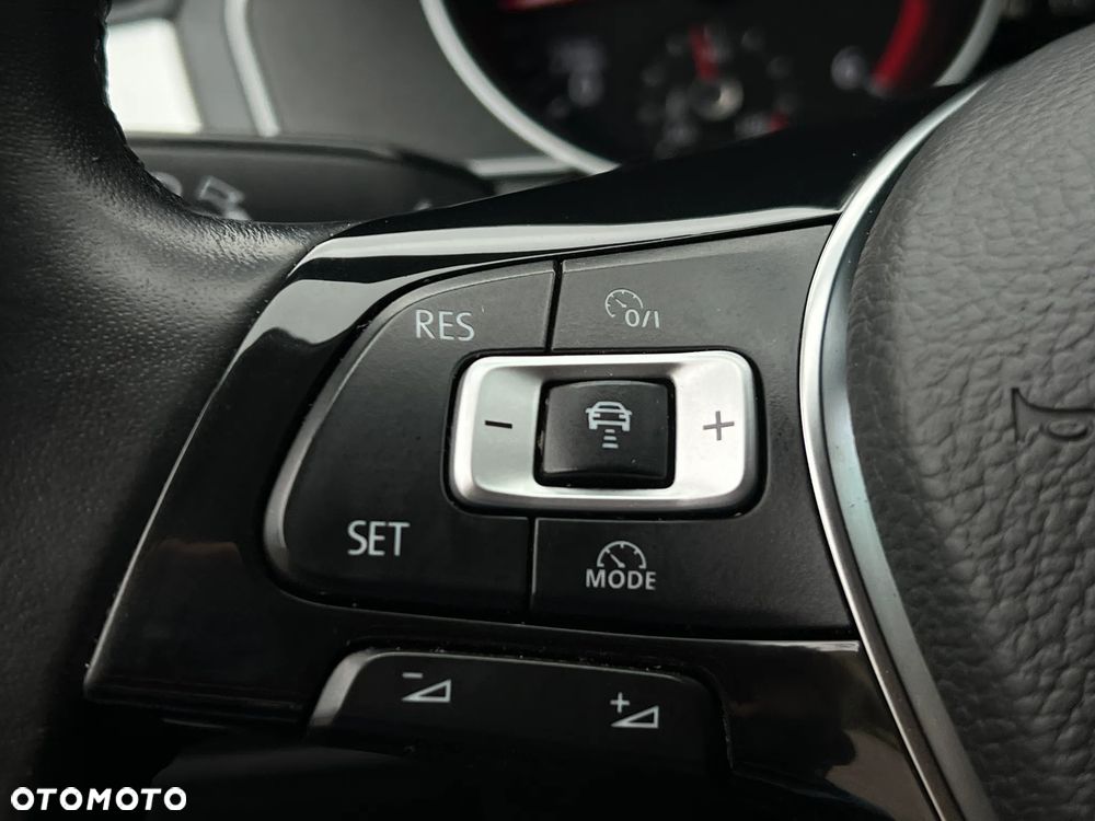 Volkswagen Passat 2.0 TDI (BlueMotion Technology) Highline - 18