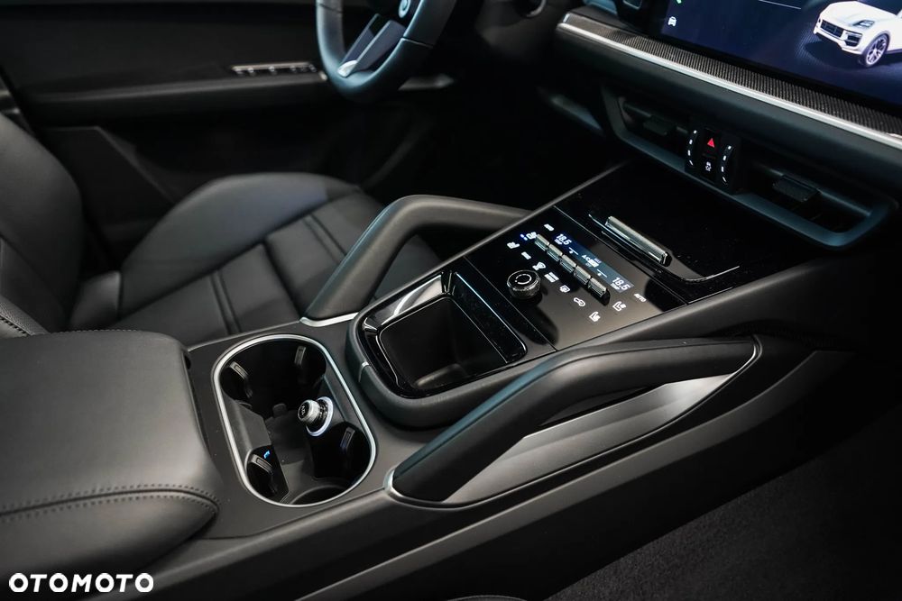 Porsche Cayenne Turbo E-Hybrid PHEV - 28