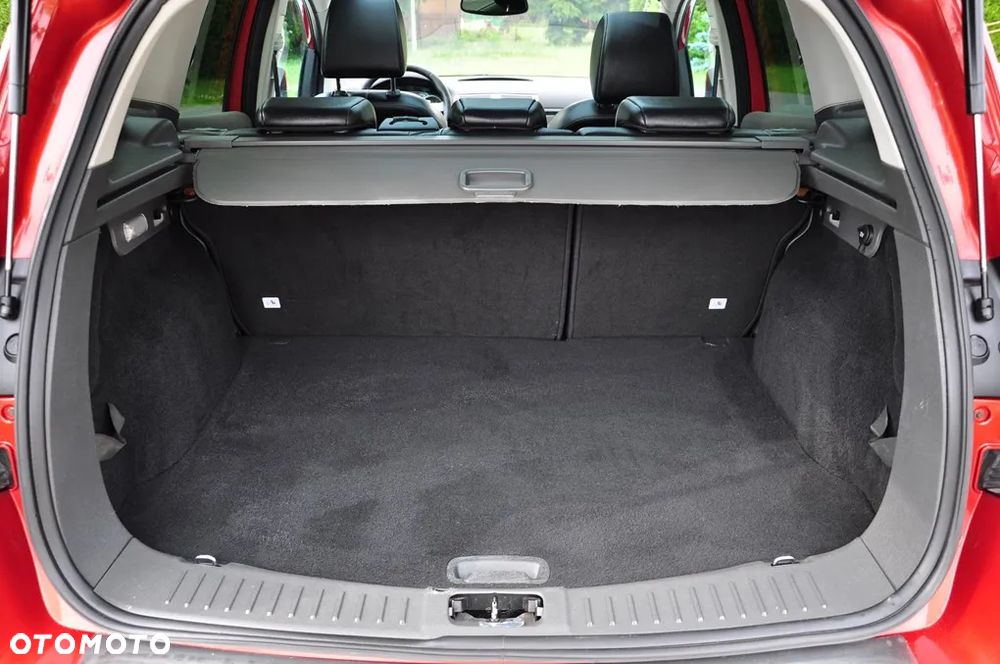 Ford Kuga 2.5 4x4 Titanium - 28