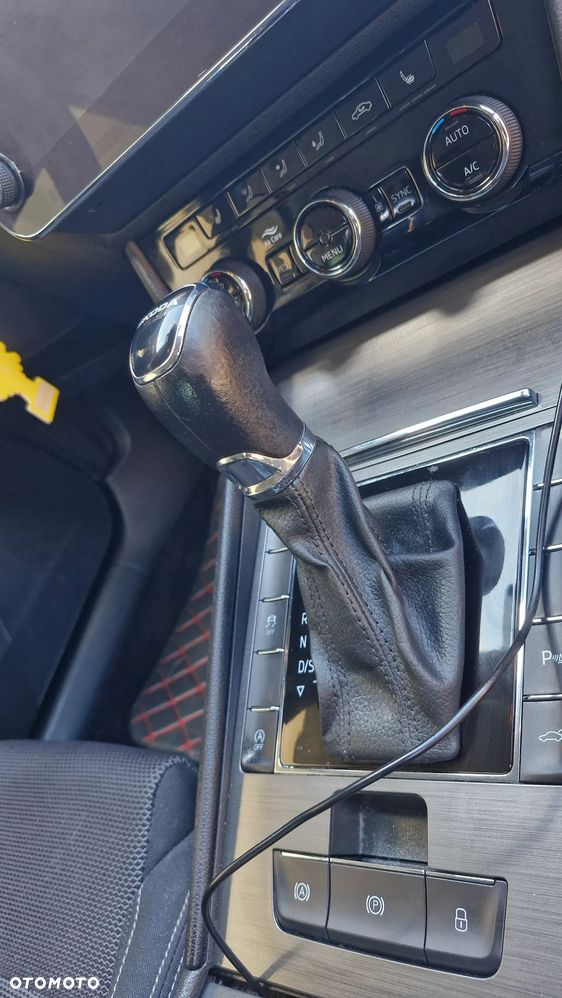 Skoda Superb 2.0 TDI SCR Style DSG - 28