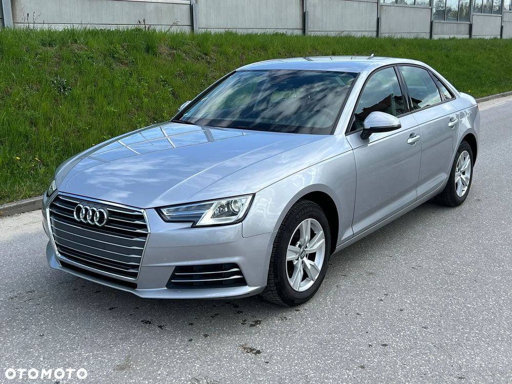 Audi A4 Limousine - 1