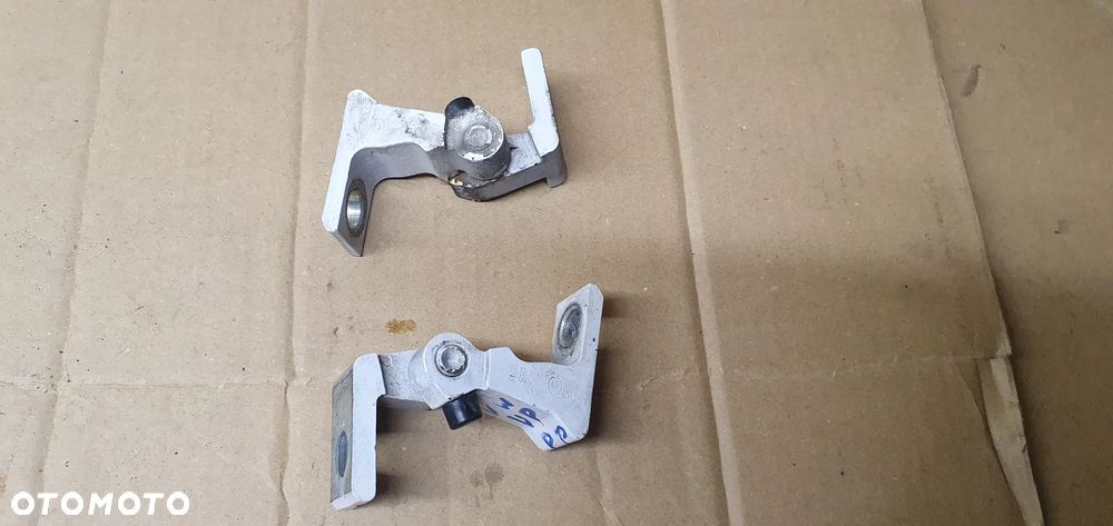 Zawias zawiasy drzwi prawy przód para VW UP 7N0831402 - 1