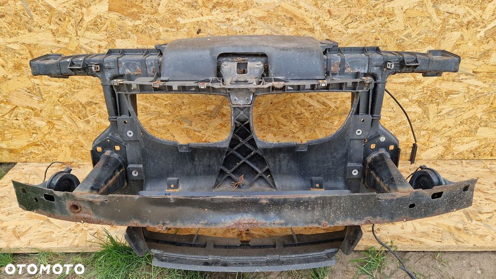 BMW E87 BENZYNA PAS PRZEDNI KOMPLET - 1