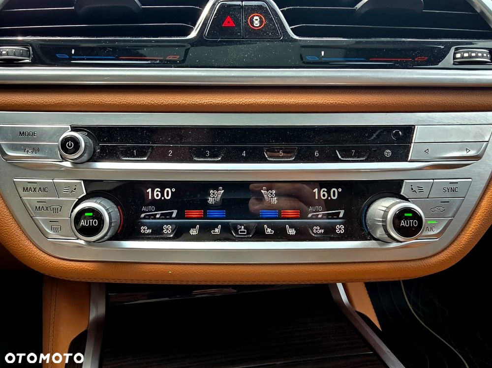 BMW Seria 7 750Ld xDrive - 39