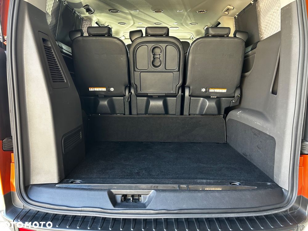 Ford Tourneo Custom - 35