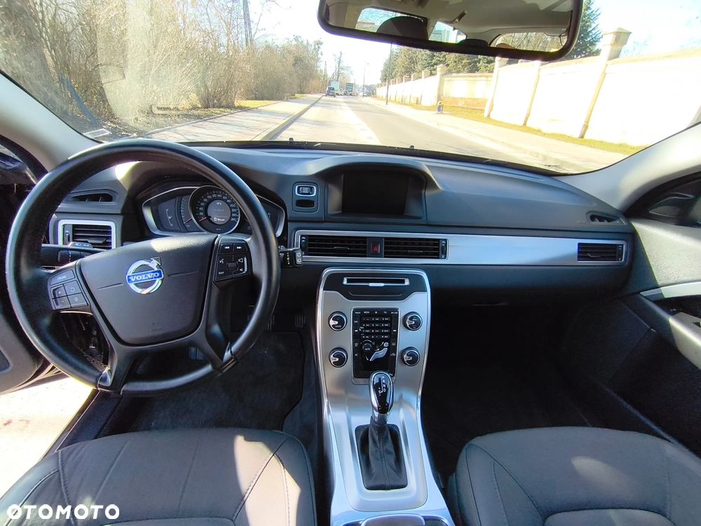 Volvo V70 D3 Momentum - 16