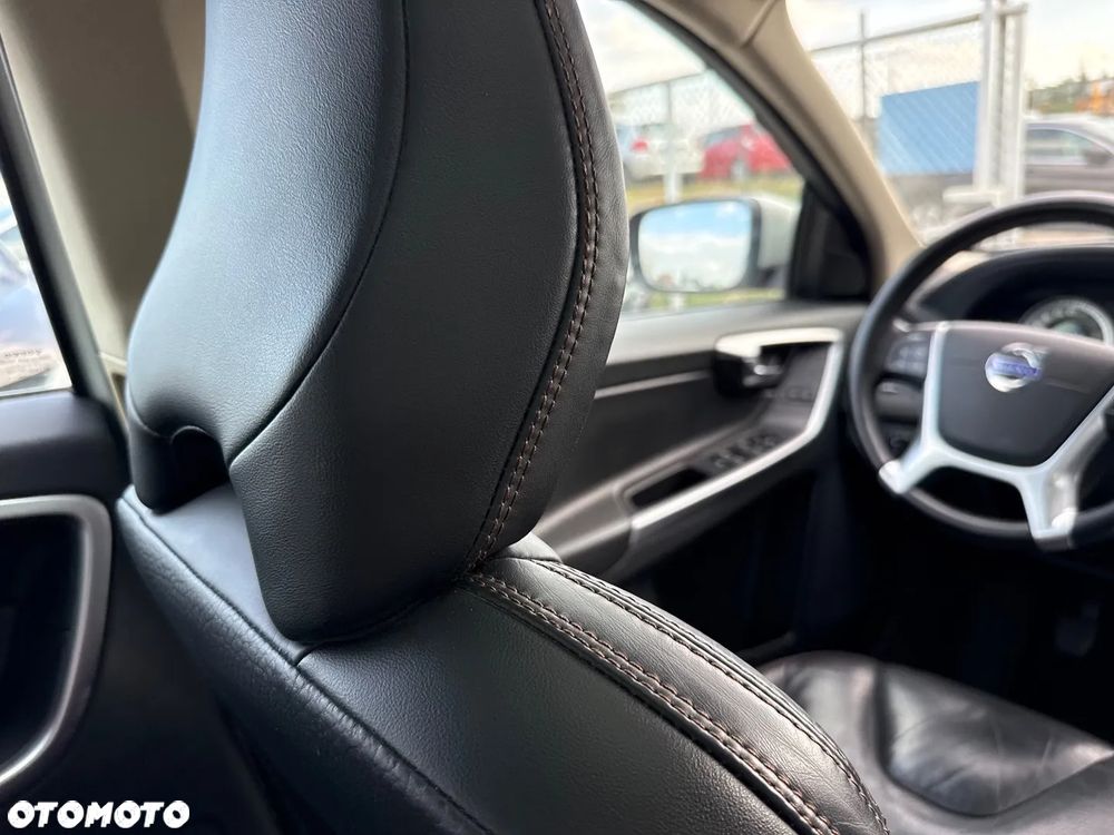 Volvo XC 60 D4 Momentum - 27