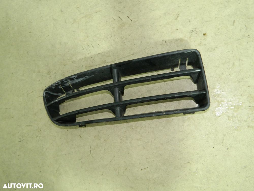 Grila bara fata partea dreapta, VW Bora, 99-05, 1J5853666 - 7