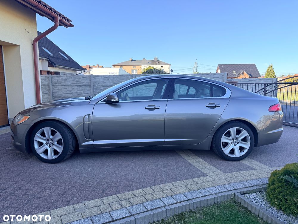 Jaguar XF 2.7 V6 Premium Luxury - 10
