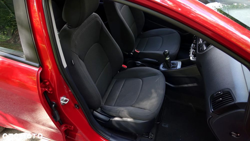Kia Rio - 14