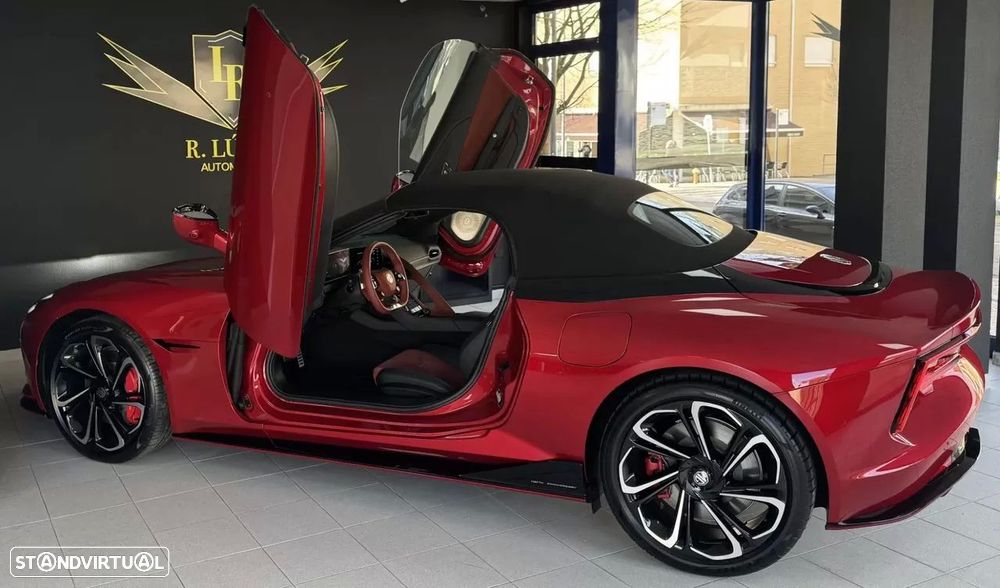 MG Cyberster 77 kWh GT - 37