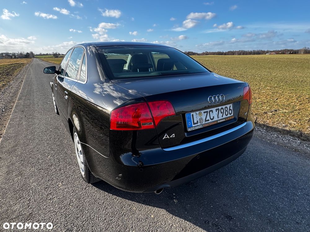 Audi A4 Limousine - 17