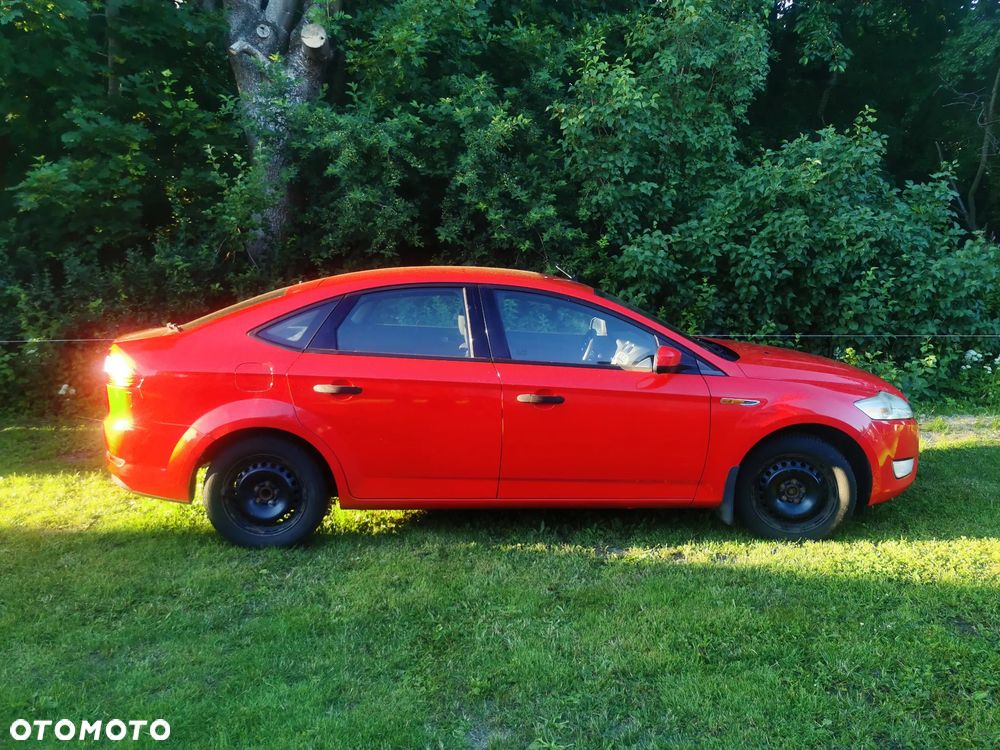 Ford Mondeo 2.0 Ambiente - 2