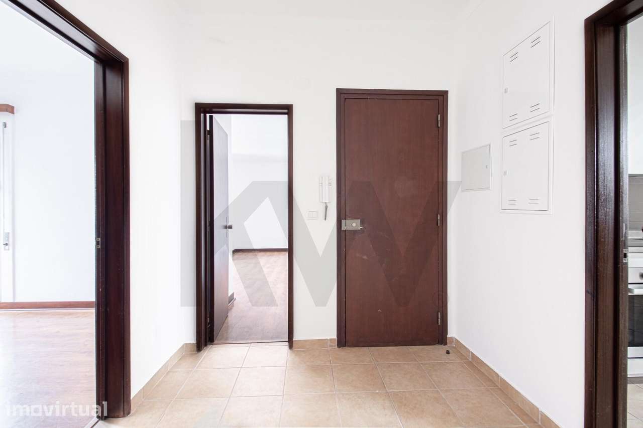 T3 em Alhandra: Espaço, Luz e Localização Estratégica para a sua Famíl - Grande imagem: 3/27