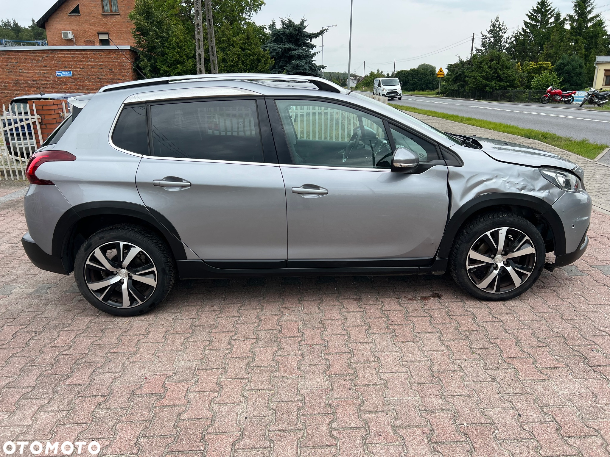 Peugeot 2008 BlueHDi FAP 120 STOP & START Allure - 5