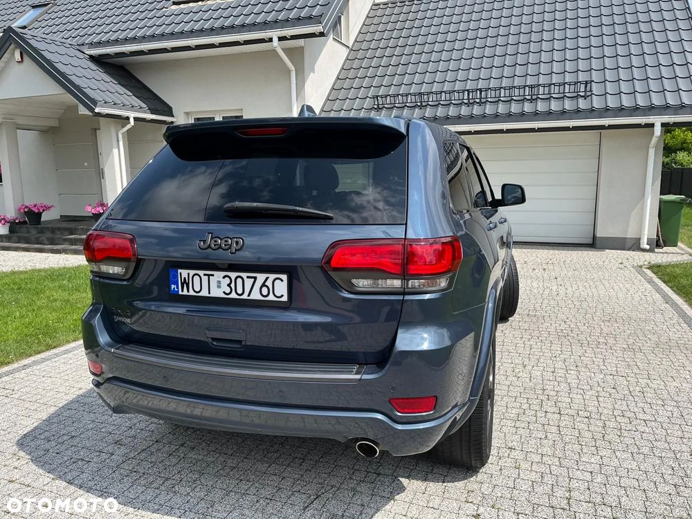 Jeep Grand Cherokee - 15