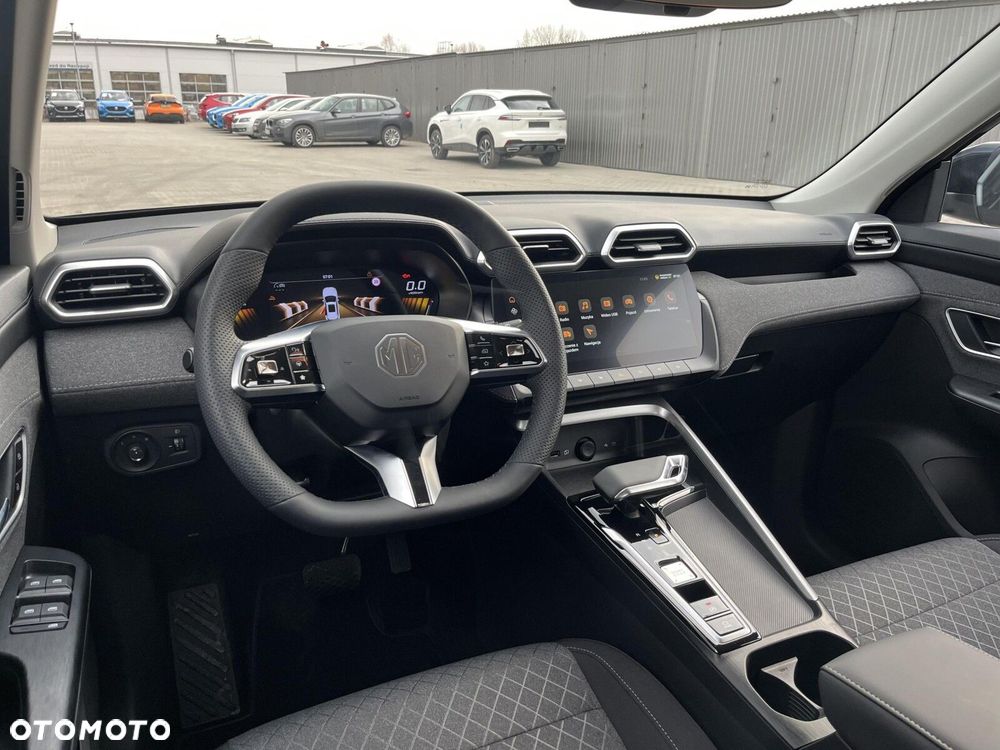 MG ZS Hybrid+ - 11