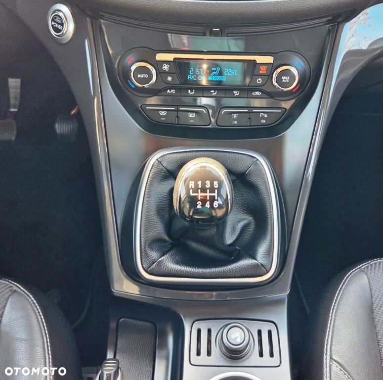 Ford Kuga 2.0 TDCi 2x4 Titanium - 35