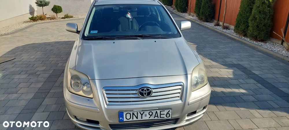 Toyota Avensis 2.0 D-4D Combi - 1
