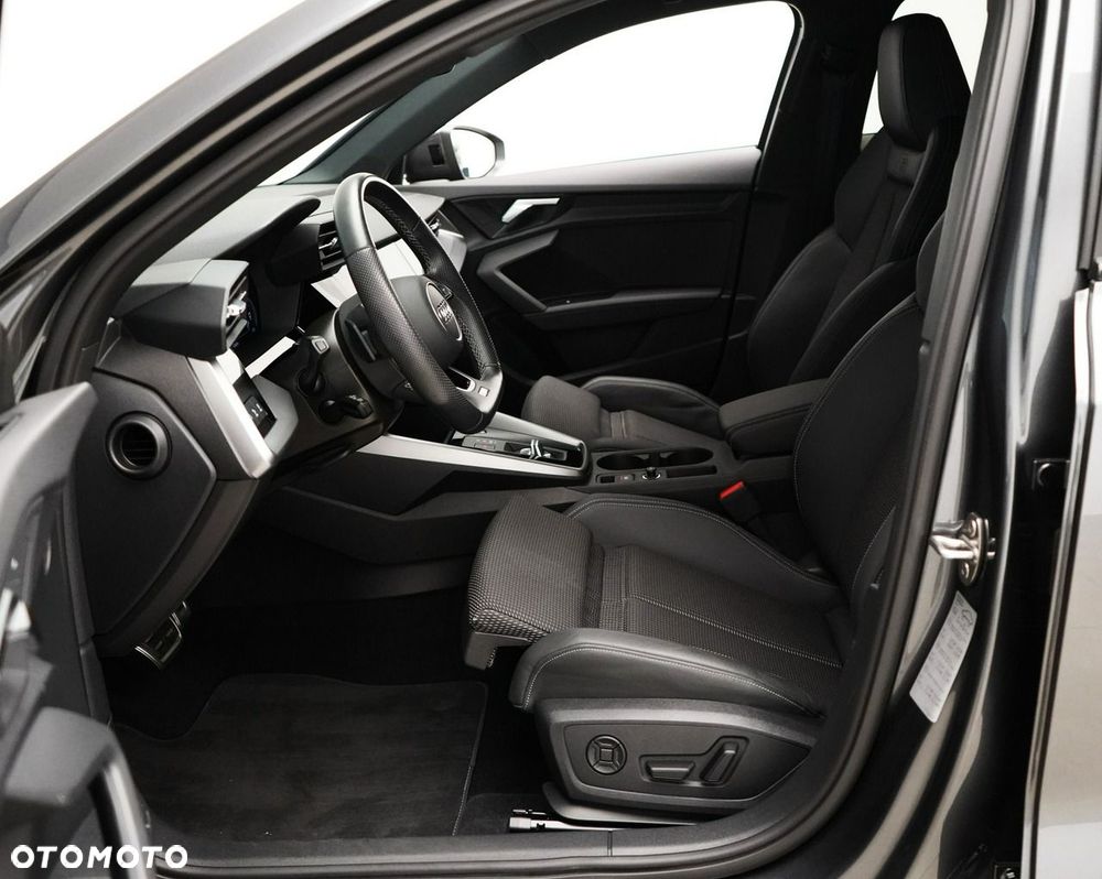Audi A3 Sportback - 13